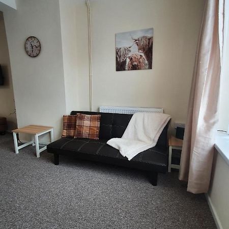 2 Bed House, Contractors & Holiday Guests Welcomed Dowlais Екстериор снимка