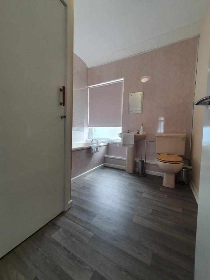 2 Bed House, Contractors & Holiday Guests Welcomed Dowlais Екстериор снимка
